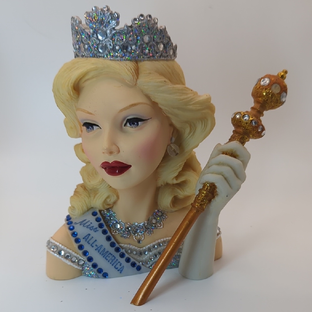 Cameo Girls Limited Edition Vase